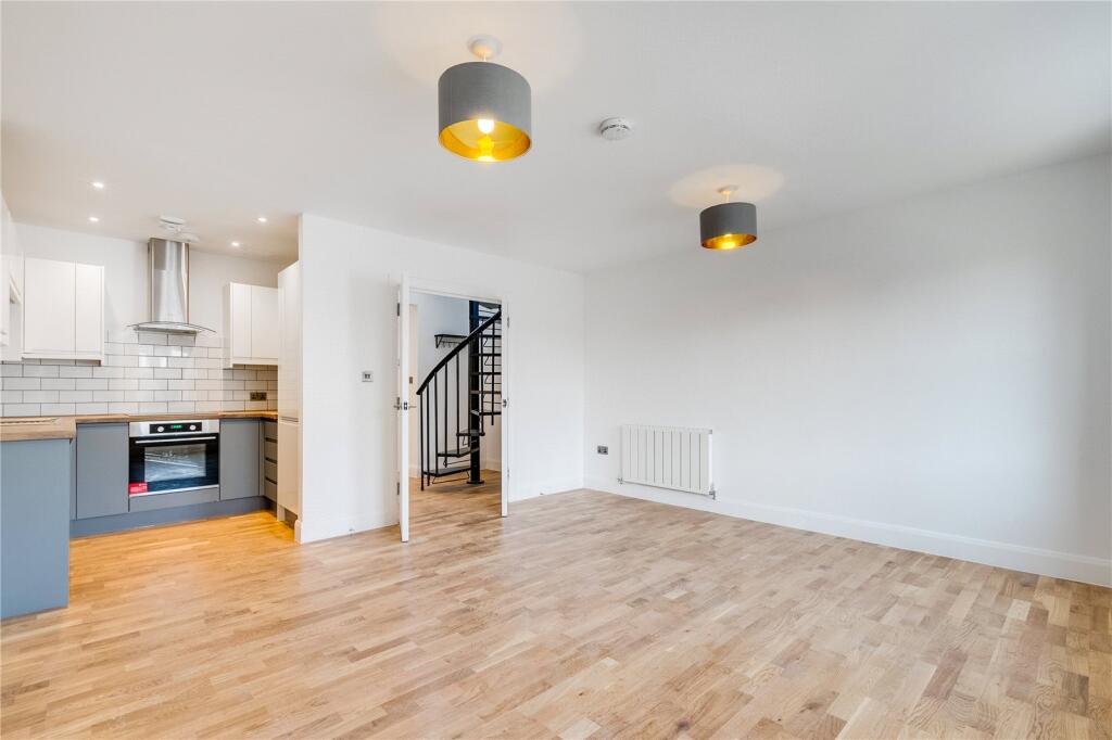 2 bed 1st Floor Flat for rent in Hackney. From Chestertons - Islington 2 bed 1st Floor Flat for rent in Hackney. From Chestertons - Islington