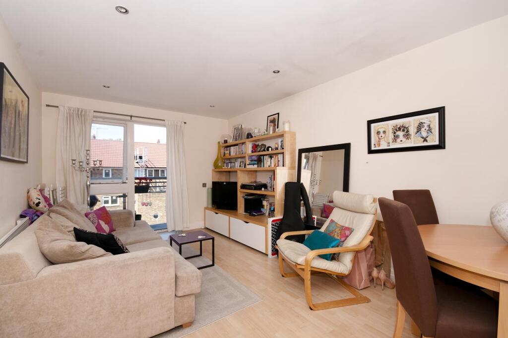4 bed 1st Floor Flat for rent in Islington. From Chestertons - Islington 4 bed 1st Floor Flat for rent in Islington. From Chestertons - Islington