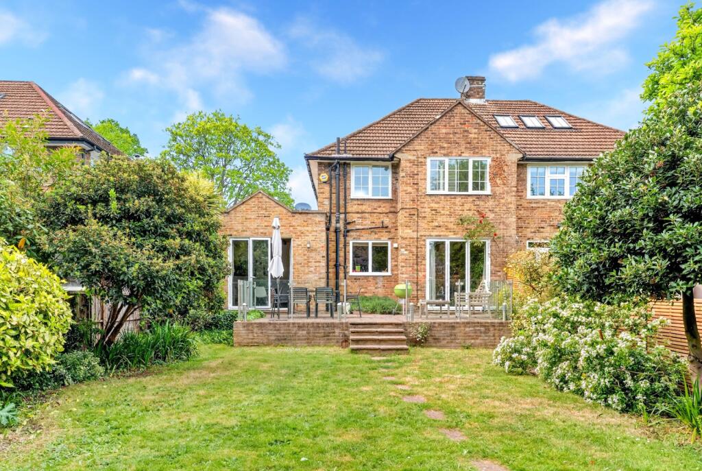 4 bed Semi Detached for rent in Islington. From Chestertons - Islington 4 bed Semi Detached for rent in Islington. From Chestertons - Islington