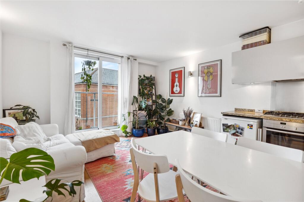 2 bed 1st Floor Flat for rent in Islington. From Chestertons - Islington