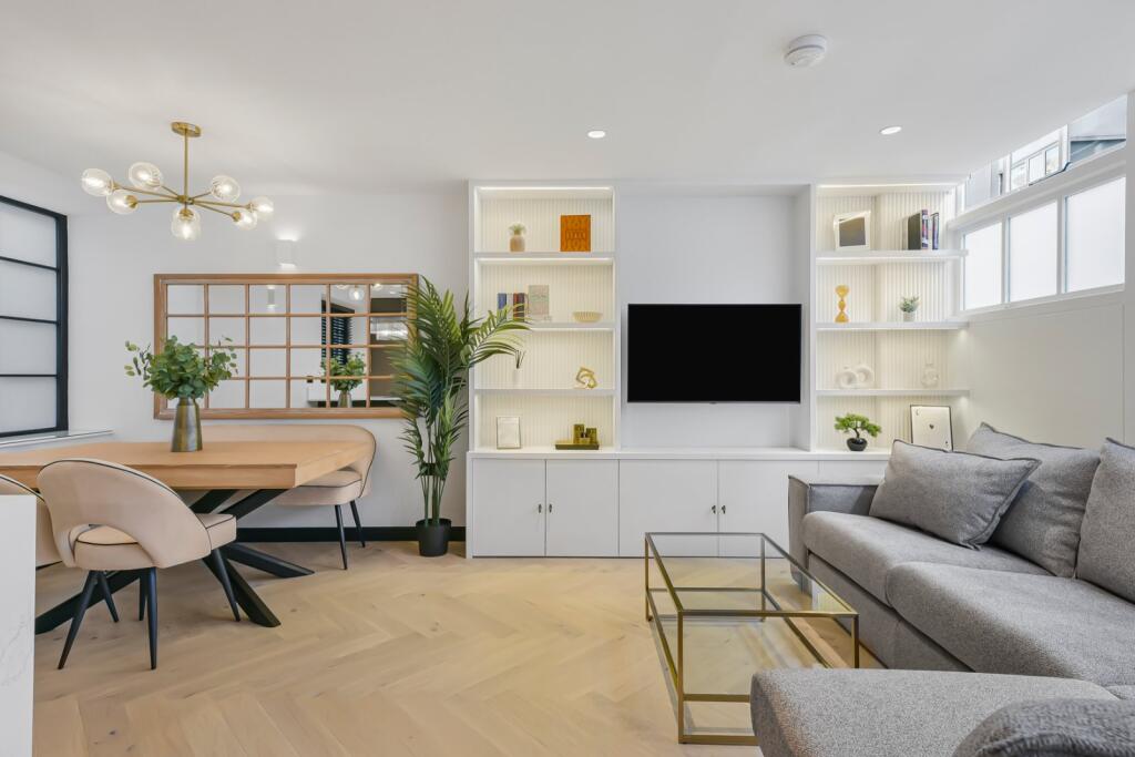 3 bed Mid Terraced House for rent in Islington. From Chestertons - Islington