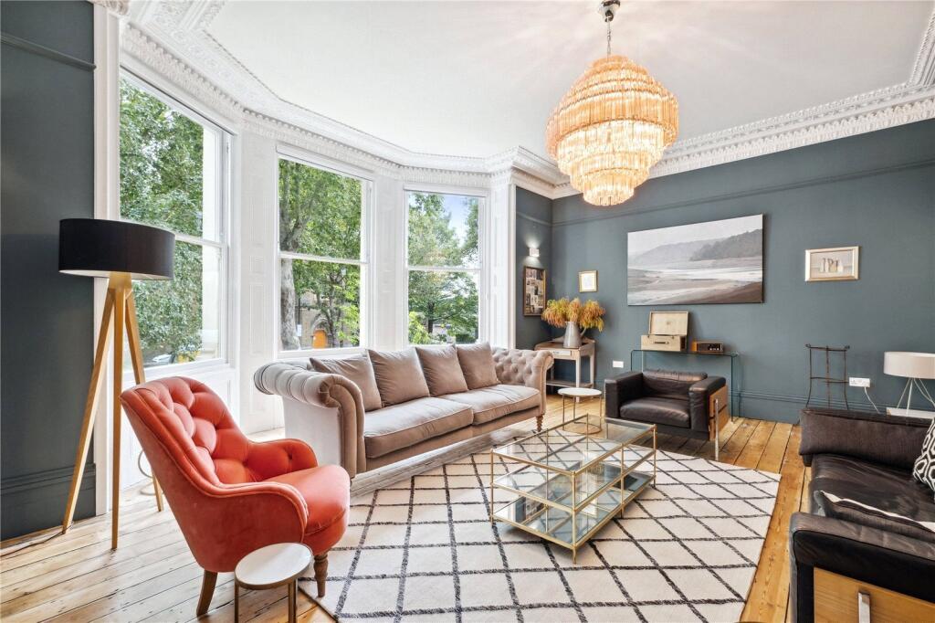 5 bed Detached for rent in Stoke Newington. From Chestertons - Islington