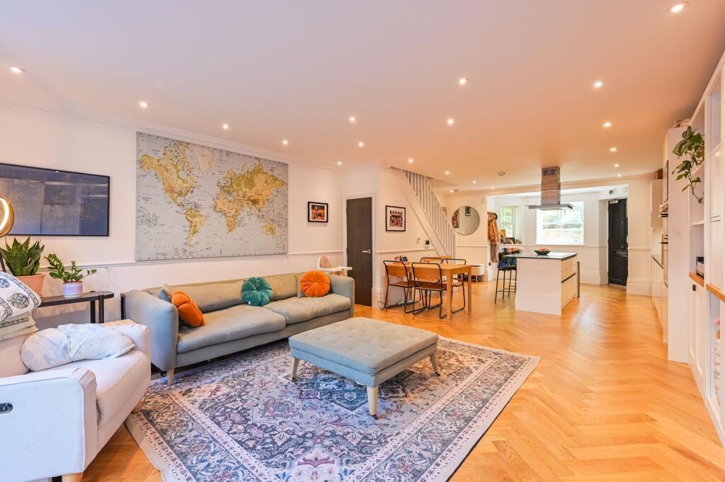 3 bed Detached for rent in Islington. From Chestertons - Islington 3 bed Detached for rent in Islington. From Chestertons - Islington