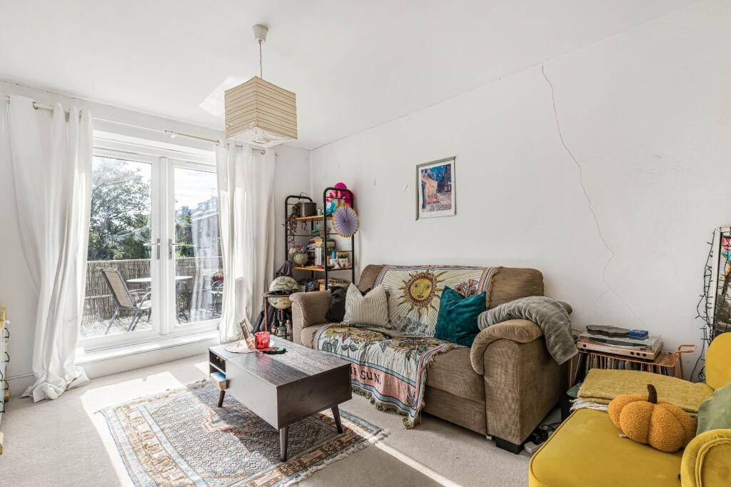 2 bed 1st Floor Flat for rent in Stoke Newington. From Chestertons - Islington