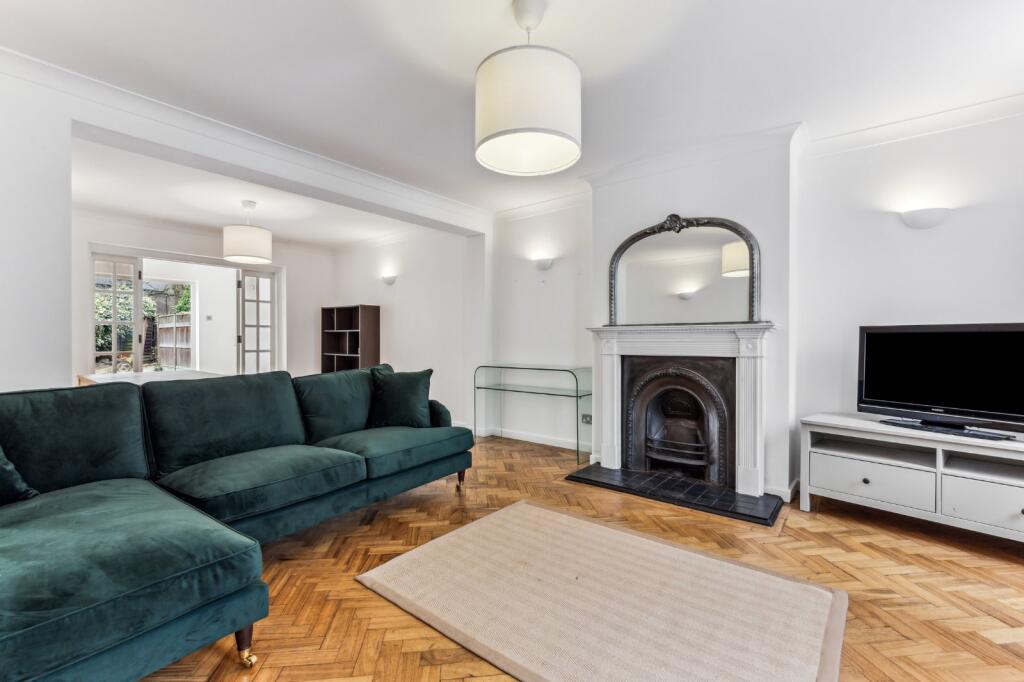 3 bed Mid Terraced House for rent in Islington. From Chestertons - Islington