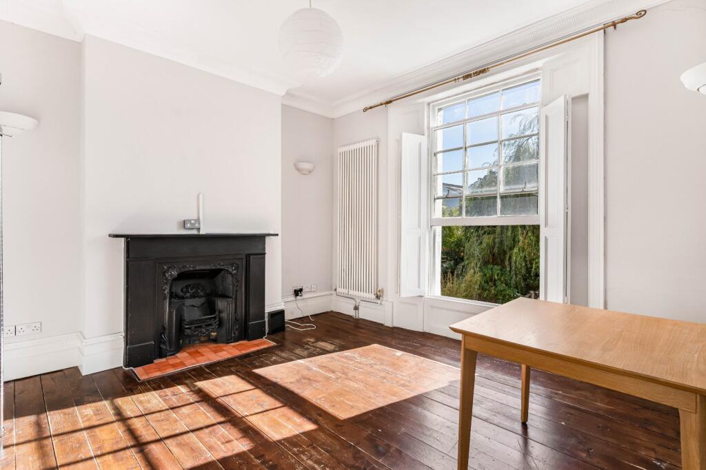 4 bed Mid Terraced House for rent in Islington. From Chestertons - Islington