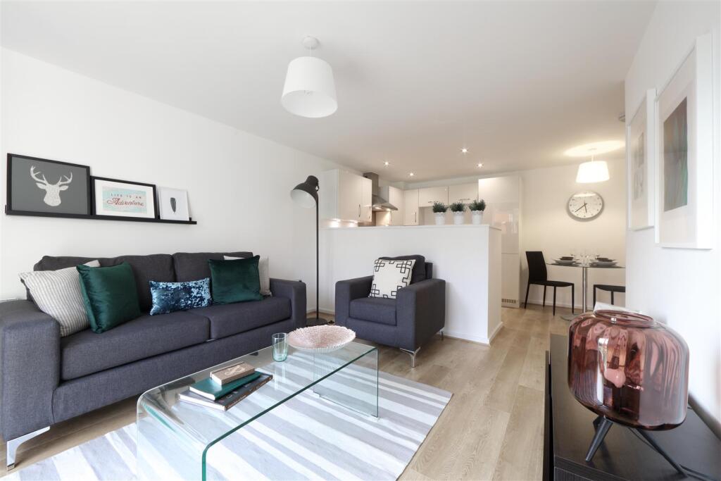 2 bed Apartment for rent in Manchester. From Ascend - Monton