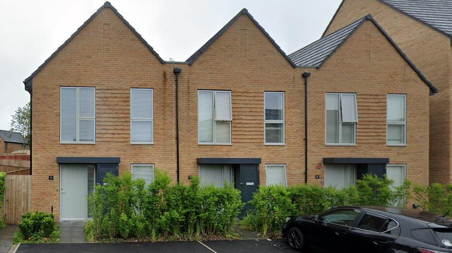 3 bed Mid Terraced House for rent in . From Ascend - Monton