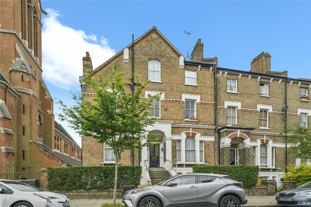 2 bed Semi-Detached House for rent in Camden Town. From Chestertons Estate Agents - Kentish Town Lettings