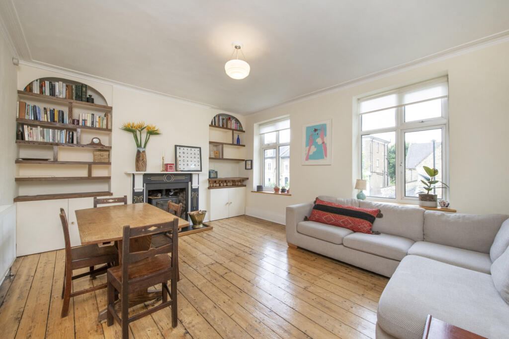 3 bed End of Terrace for rent in Stoke Newington. From Chestertons Estate Agents - Kentish Town Lettings