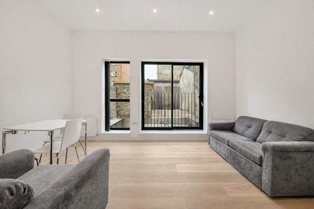 1 bed 1st Floor Flat for rent in Camden Town. From Chestertons Estate Agents - Kentish Town Lettings