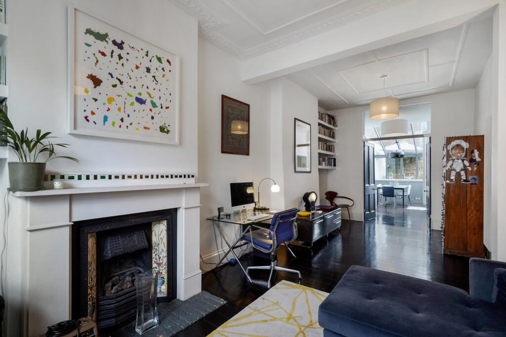 3 bed Mid Terraced House for rent in Stoke Newington. From Chestertons Estate Agents - Kentish Town Lettings 3 bed Mid Terraced House for rent in Stoke Newington. From Chestertons Estate Agents - Kentish Town Lettings