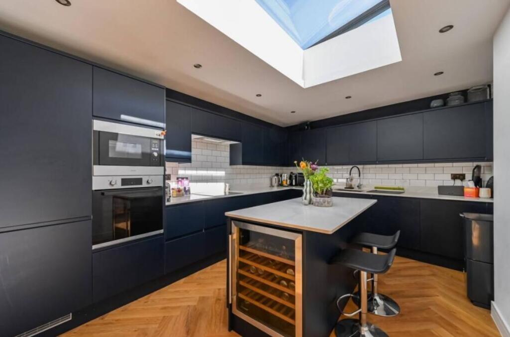 4 bed Detached for rent in Hornsey. From Chestertons Estate Agents - Kentish Town Lettings