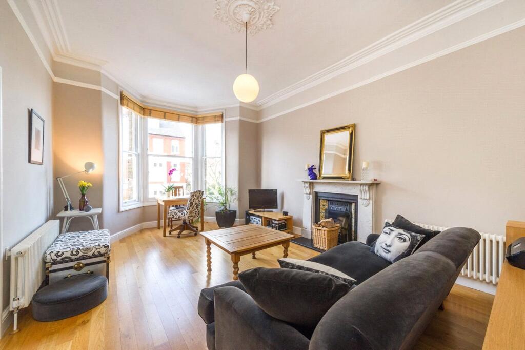 1 bed 1st Floor Flat for rent in Camden Town. From Chestertons Estate Agents - Kentish Town Lettings