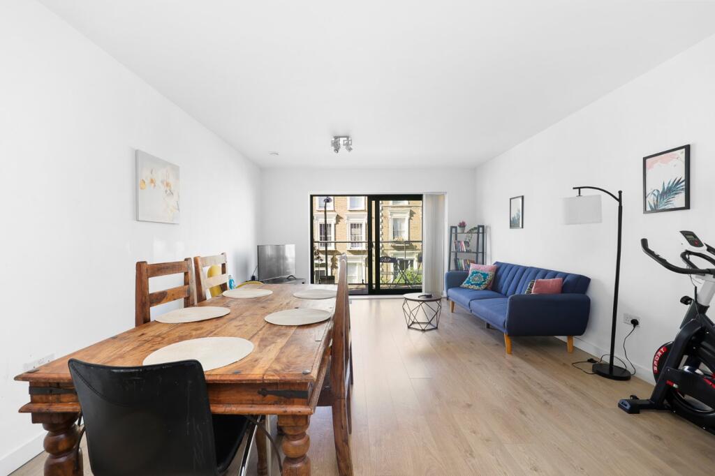 3 bed 1st Floor Flat for rent in Camden Town. From Chestertons Estate Agents - Kentish Town Lettings