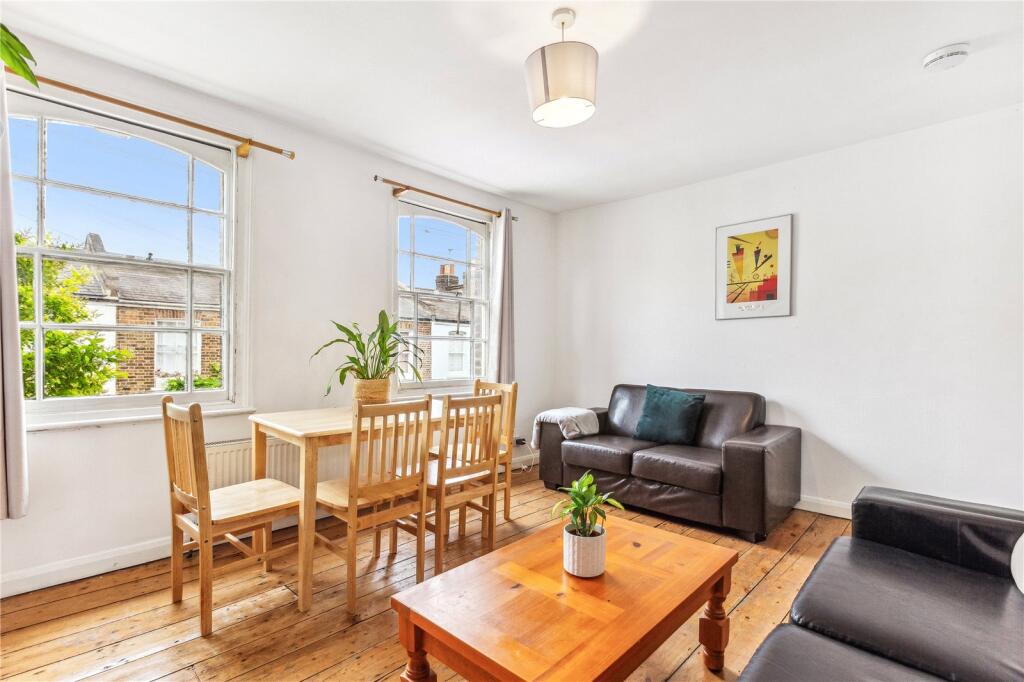 3 bed Mid Terraced House for rent in Hornsey. From Chestertons Estate Agents - Kentish Town Lettings