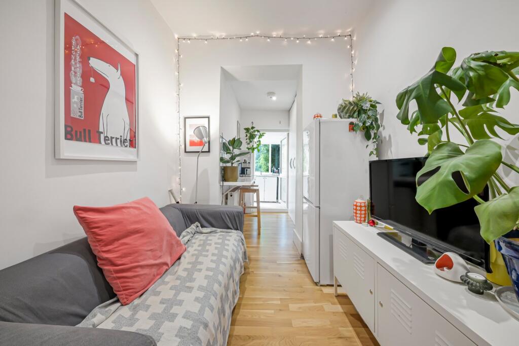 3 bed 1st Floor Flat for rent in Camden Town. From Chestertons Estate Agents - Kentish Town Lettings