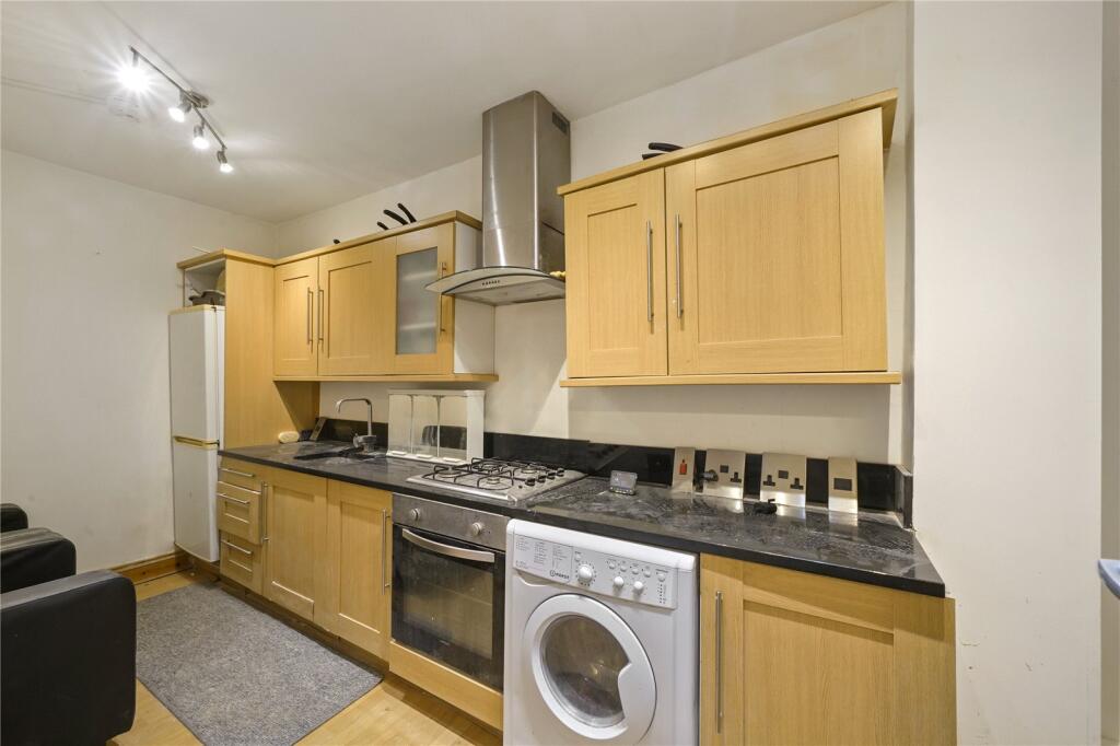 4 bed Mid Terraced House for rent in Hornsey. From Chestertons Estate Agents - Kentish Town Lettings