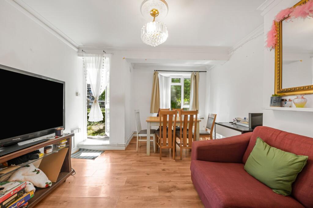 2 bed 1st Floor Flat for rent in Camden Town. From Chestertons Estate Agents - Kentish Town Lettings 2 bed 1st Floor Flat for rent in Camden Town. From Chestertons Estate Agents - Kentish Town Lettings