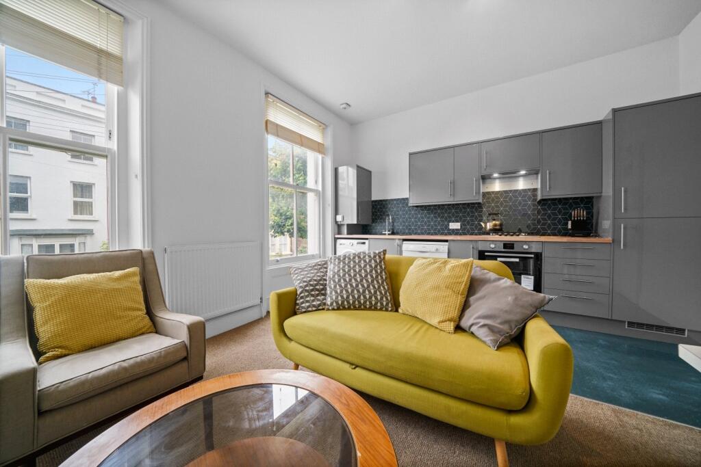 1 bed Mid Terraced House for rent in Camden Town. From Chestertons Estate Agents - Kentish Town Lettings