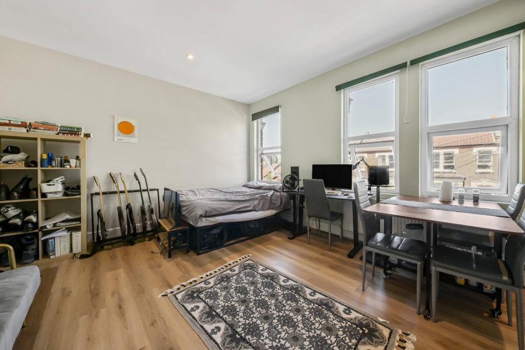 4 bed 1st Floor Flat for rent in Hornsey. From Chestertons Estate Agents - Kentish Town Lettings