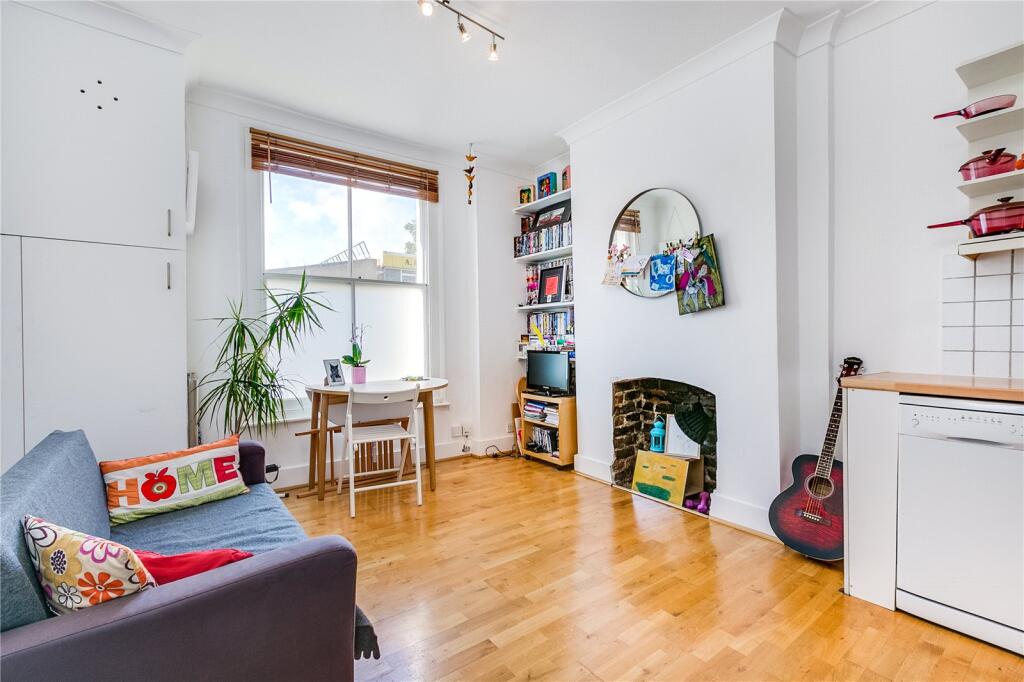 1 bed 1st Floor Flat for rent in Camden Town. From Chestertons Estate Agents - Kentish Town Lettings