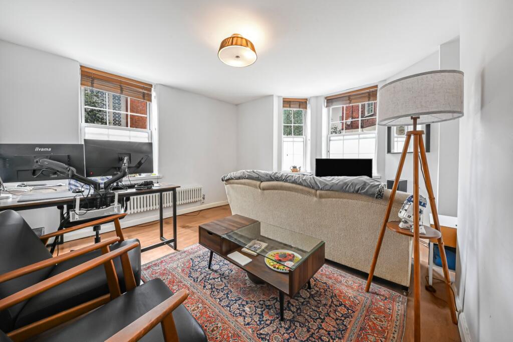 3 bed 1st Floor Flat for rent in Camden Town. From Chestertons Estate Agents - Kentish Town Lettings 3 bed 1st Floor Flat for rent in Camden Town. From Chestertons Estate Agents - Kentish Town Lettings
