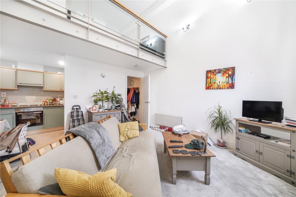 1 bed 1st Floor Flat for rent in Stoke Newington. From Chestertons Estate Agents - Kentish Town Lettings