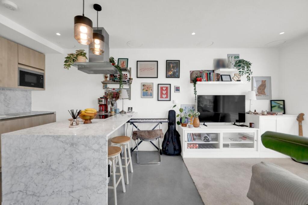 1 bed 1st Floor Flat for rent in Camden Town. From Chestertons Estate Agents - Kentish Town Lettings 1 bed 1st Floor Flat for rent in Camden Town. From Chestertons Estate Agents - Kentish Town Lettings