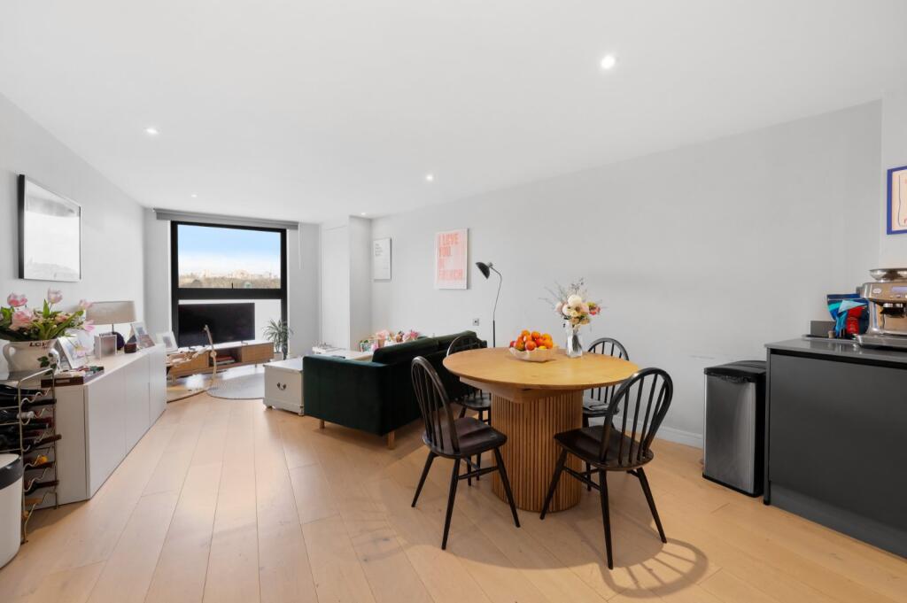 2 bed 1st Floor Flat for rent in Hornsey. From Chestertons Estate Agents - Kentish Town Lettings