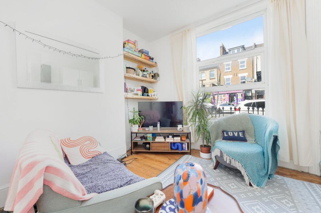 1 bed 1st Floor Flat for rent in Camden Town. From Chestertons Estate Agents - Kentish Town Lettings 1 bed 1st Floor Flat for rent in Camden Town. From Chestertons Estate Agents - Kentish Town Lettings