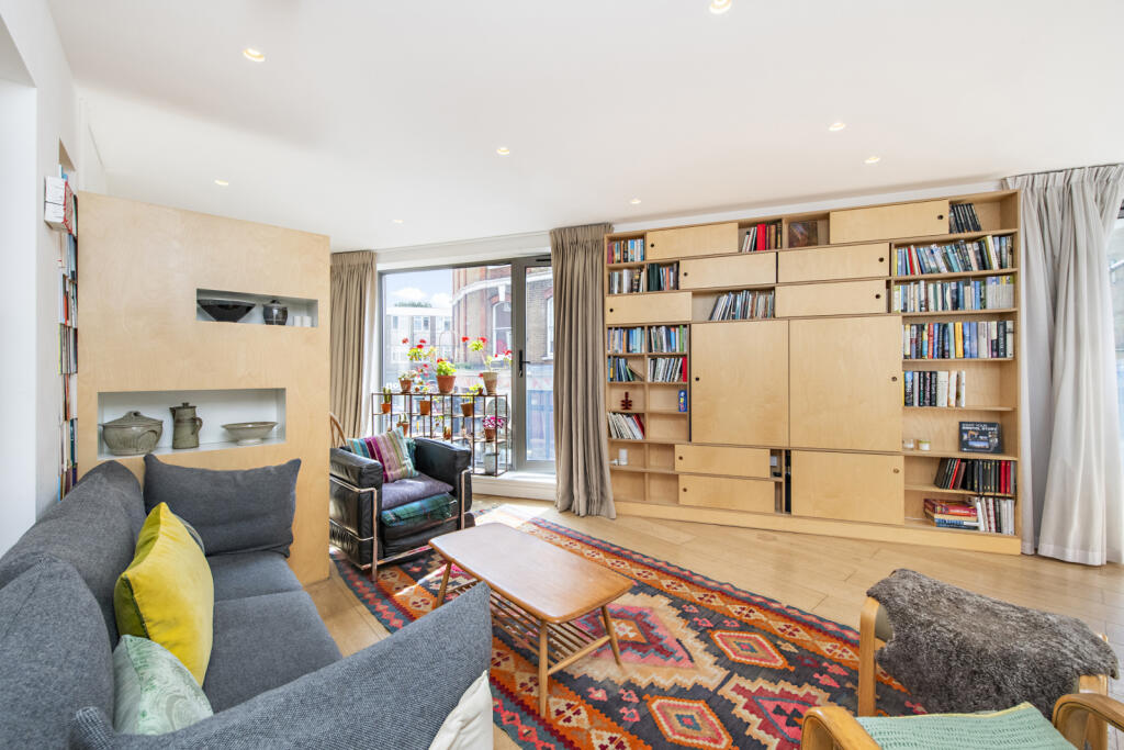 2 bed End of Terrace for rent in Camden Town. From Chestertons Estate Agents - Kentish Town Lettings 2 bed End of Terrace for rent in Camden Town. From Chestertons Estate Agents - Kentish Town Lettings