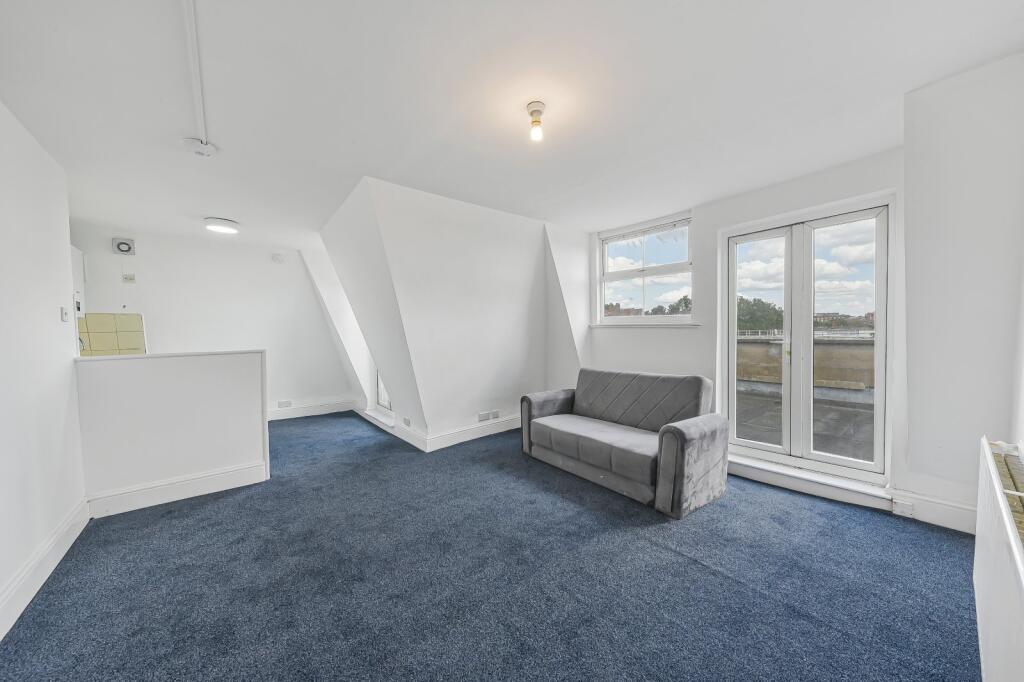 1 bed 1st Floor Flat for rent in Camden Town. From Chestertons Estate Agents - Kentish Town Lettings 1 bed 1st Floor Flat for rent in Camden Town. From Chestertons Estate Agents - Kentish Town Lettings