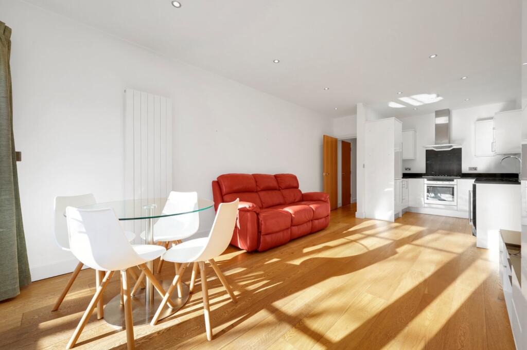 2 bed 1st Floor Flat for rent in Hornsey. From Chestertons Estate Agents - Kentish Town Lettings 2 bed 1st Floor Flat for rent in Hornsey. From Chestertons Estate Agents - Kentish Town Lettings