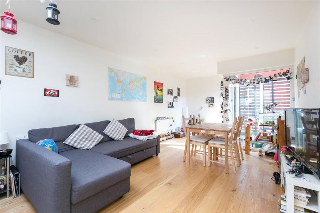2 bed 1st Floor Flat for rent in Stoke Newington. From Chestertons Estate Agents - Kentish Town Lettings