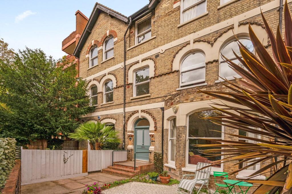 3 bed Annexe for rent in Hornsey. From Chestertons Estate Agents - Kentish Town Lettings
