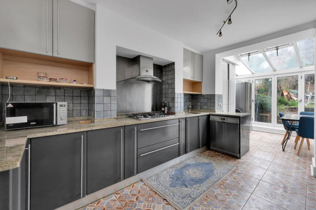 3 bed Mid Terraced House for rent in Islington. From Chestertons Estate Agents - Kentish Town Lettings