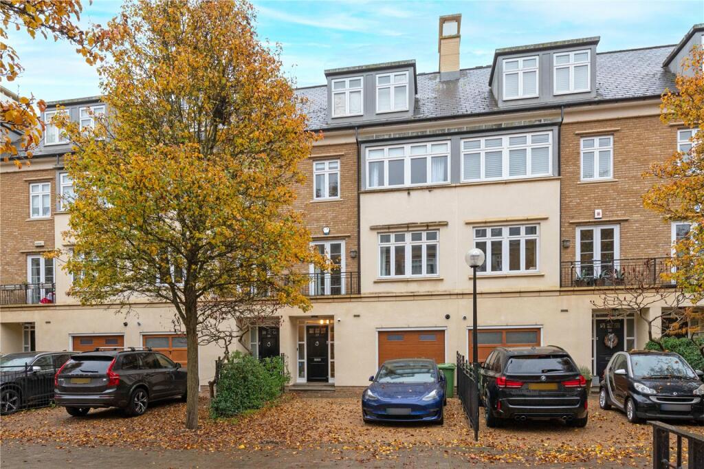5 bed Mid Terraced House for rent in Richmond. From Chestertons Estate Agents - Kew Lettings