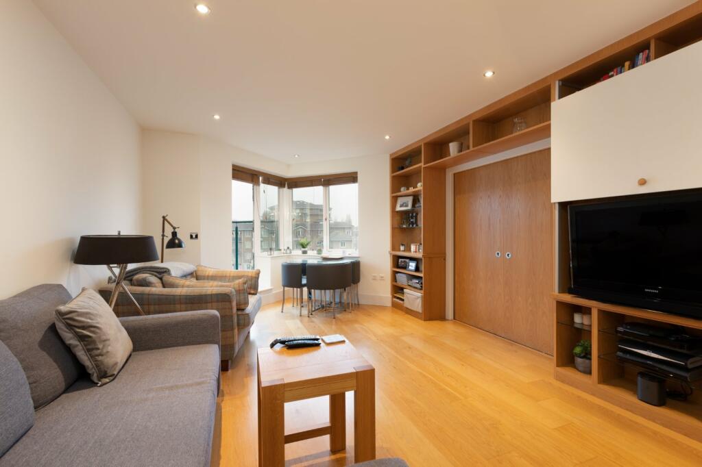 2 bed Flat for rent in Richmond upon Thames. From Chestertons Estate Agents - Kew Lettings