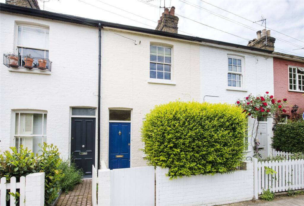 2 bed Mid Terraced House for rent in Richmond upon Thames. From Chestertons Estate Agents - Kew Lettings
