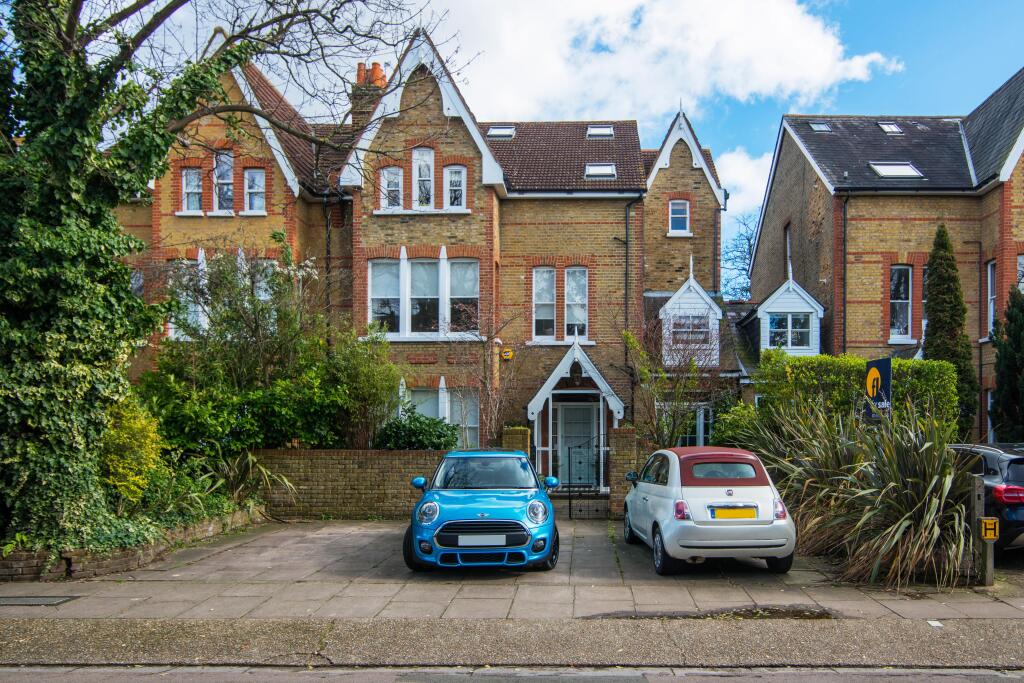 2 bed 1st Floor Flat for rent in Richmond upon Thames. From Chestertons Estate Agents - Kew Lettings