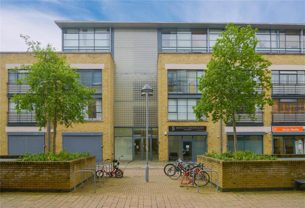 2 bed 1st Floor Flat for rent in Brentford. From Chestertons Estate Agents - Kew Lettings 2 bed 1st Floor Flat for rent in Brentford. From Chestertons Estate Agents - Kew Lettings