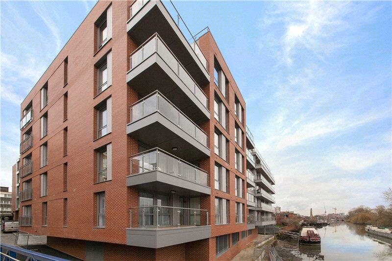 1 bed 1st Floor Flat for rent in Brentford. From Chestertons Estate Agents - Kew Lettings