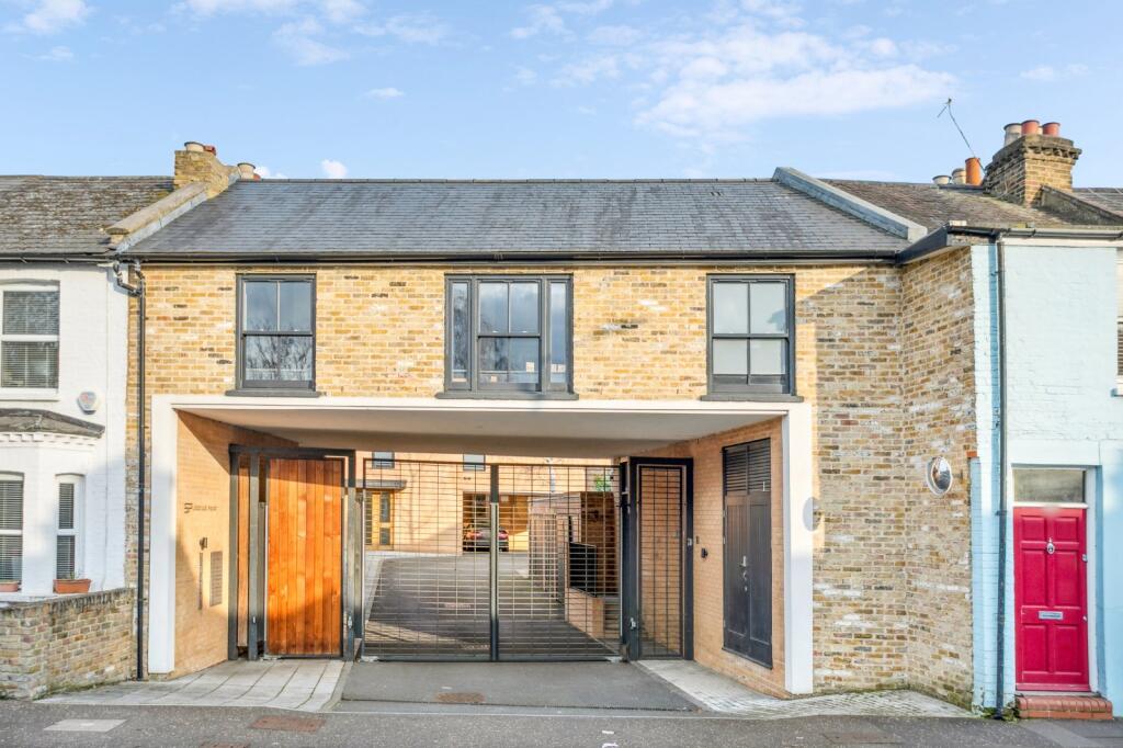 2 bed Annexe for rent in Richmond upon Thames. From Chestertons Estate Agents - Kew Lettings