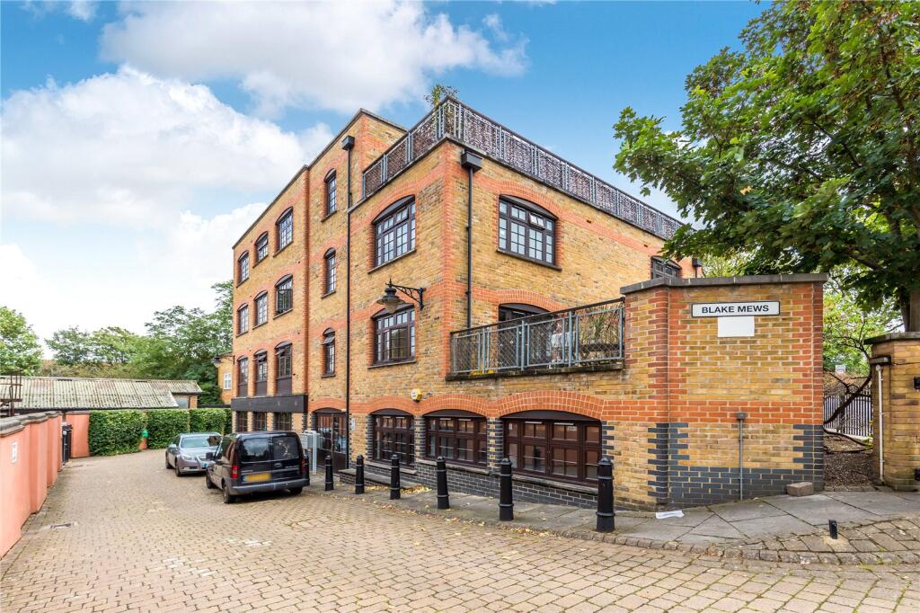 3 bed 1st Floor Flat for rent in Richmond upon Thames. From Chestertons Estate Agents - Kew Lettings