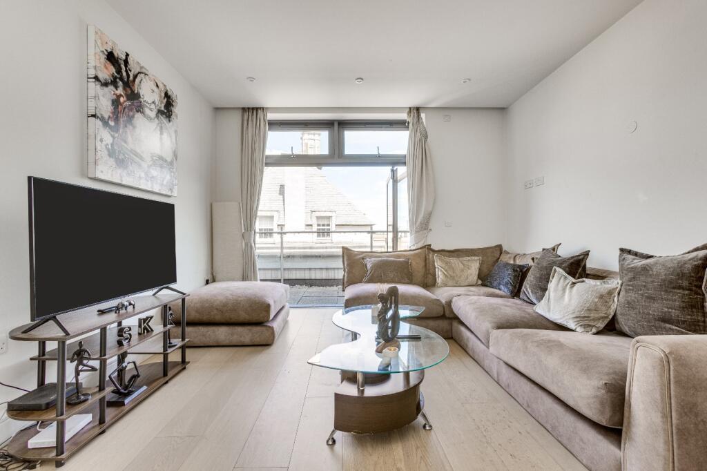 1 bed 1st Floor Flat for rent in Brentford. From Chestertons Estate Agents - Kew Lettings