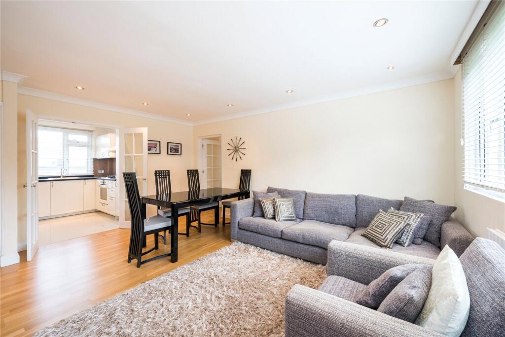 3 bed 1st Floor Flat for rent in Brentford. From Chestertons Estate Agents - Kew Lettings