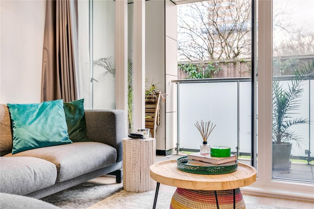 1 bed 1st Floor Flat for rent in Brentford. From Chestertons Estate Agents - Kew Lettings 1 bed 1st Floor Flat for rent in Brentford. From Chestertons Estate Agents - Kew Lettings