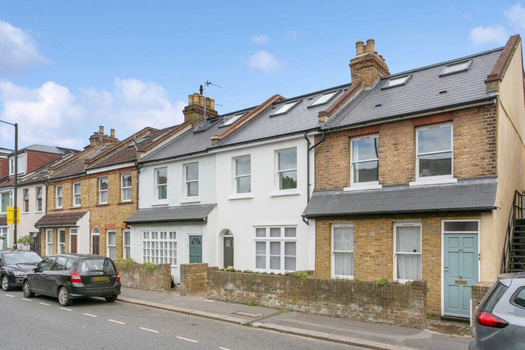 3 bed Mid Terraced House for rent in Richmond. From Chestertons Estate Agents - Kew Lettings