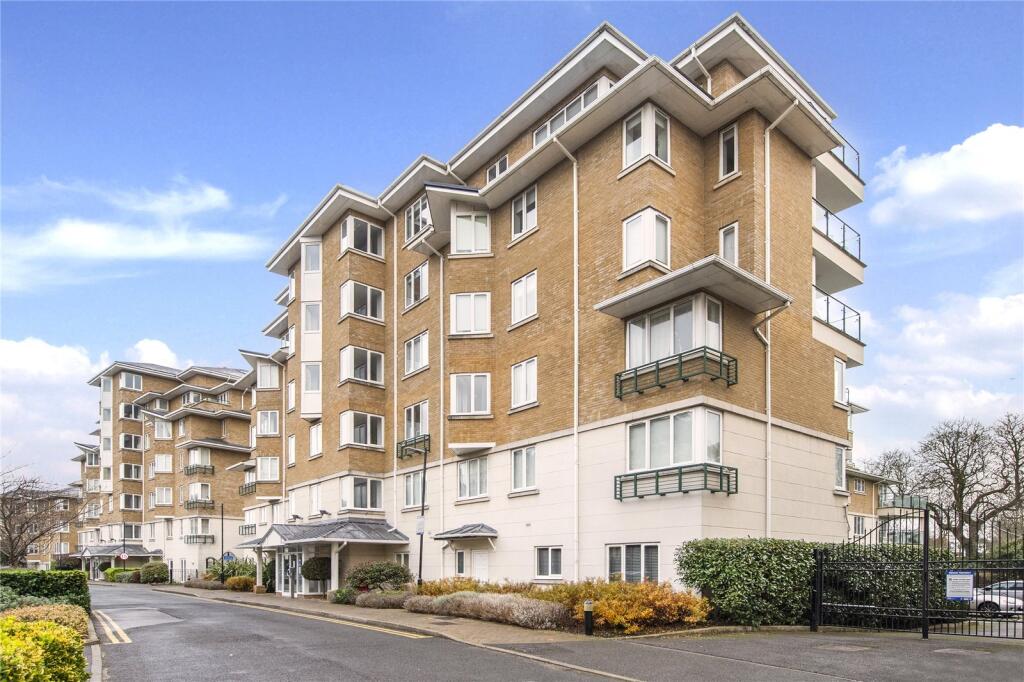 3 bed 1st Floor Flat for rent in Richmond upon Thames. From Chestertons Estate Agents - Kew Lettings